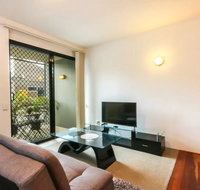 Contemporary 1 Bedroom Teneriffe Apartment with Pool and Gym - Accommodation Gladstone