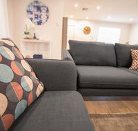 Contemporary Esprit with river reserve access - Accommodation Gladstone