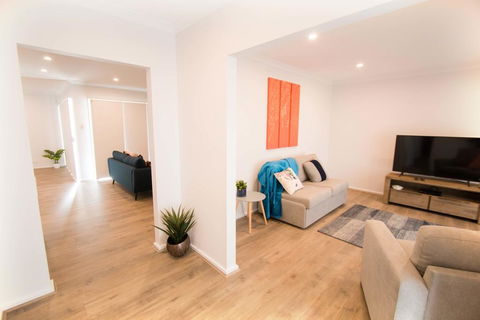 Contemporary Esprit With River Reserve Access - Accommodation Gladstone 1