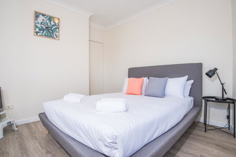 Convenient 2bed Rockdale APT Next To Station&Beach - Accommodation Gladstone 2