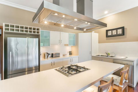 Coolabah - Accommodation Gladstone 1