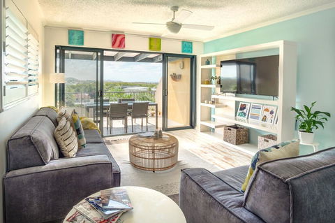 Coolum Beach 3 Level Townhouse Private Rooftop Terrace Spa Overlooking Mount Coolum - Accommodation Gladstone 0