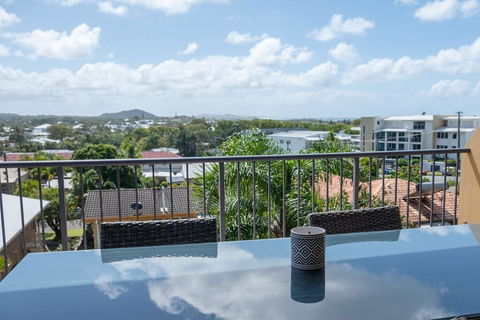 Coolum Beach 3 Level Townhouse Private Rooftop Terrace Spa Overlooking Mount Coolum - Accommodation Gladstone 1