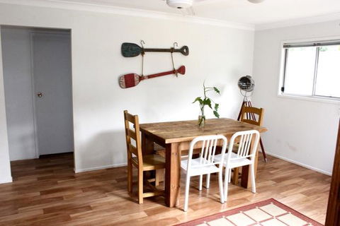 Coolum Classic Beach Shack - Pet Friendly - Accommodation Gladstone 1