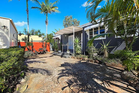 Coolum Retreat, Pet Friendly, Sunshine Coast Holiday House - Accommodation Gladstone 1