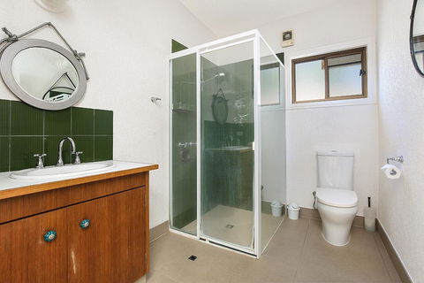 Coolum Retreat, Pet Friendly, Sunshine Coast Holiday House - Accommodation Gladstone 2