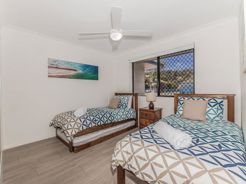 Coolum Waves Pet Friendly Holiday House - Accommodation Gladstone 2