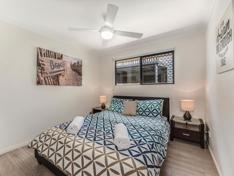 Coolum Waves Pet Friendly Holiday House - Accommodation Gladstone 3
