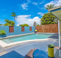 Coolum Waves Pet Friendly Holiday House - Accommodation Gladstone