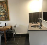 Coonawarra Cabins Unit A - Accommodation Gladstone