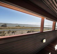 Coorong Aurora - breathtaking waterfront escape - Accommodation Gladstone