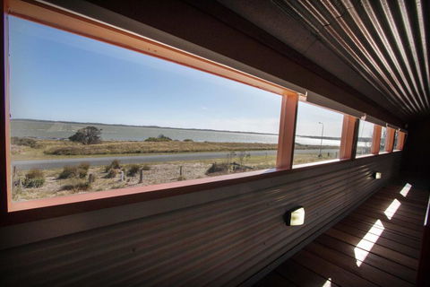 Coorong Aurora - Breathtaking Waterfront Escape - Accommodation Gladstone 0