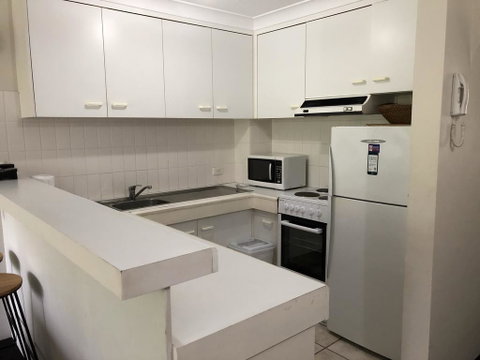 Copacabana Apartments - Accommodation Gladstone 2