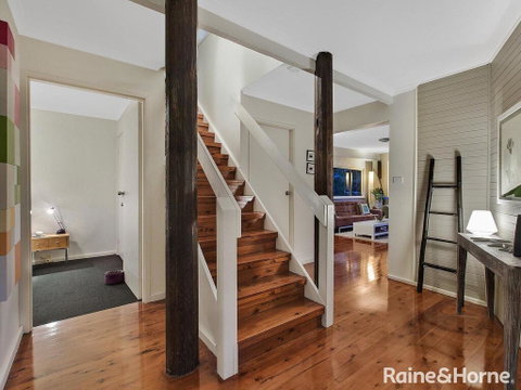 Copacabana Treehouse - 36 Oceano Street, Copacabana - Accommodation Gladstone 2