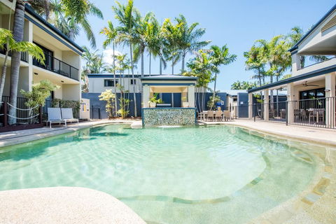 Coral Cay Resort - Accommodation Gladstone 0