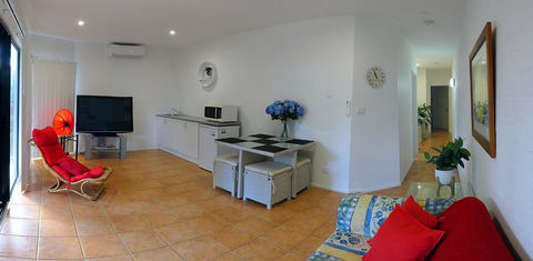 Corlette Retreat - Accommodation Gladstone 1