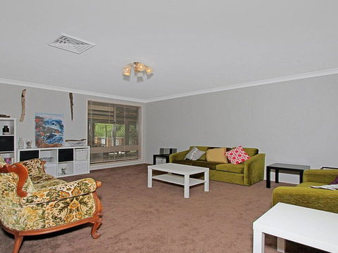 Corner Haven - Family Retreat With Outdoor Living - Accommodation Gladstone 1
