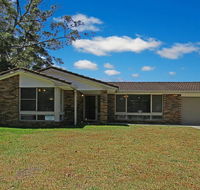 Corner Haven - family retreat with outdoor living - Accommodation Gladstone
