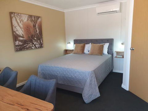 Cornwall House Accommodation - Accommodation Gladstone 0