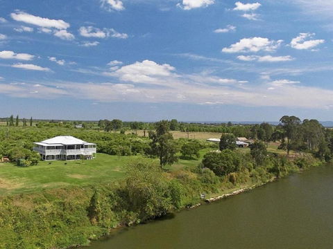 Cornwallis House - Accommodation Gladstone 1
