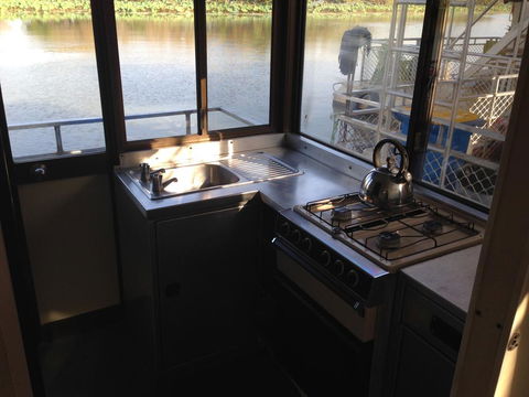 Corroboree Houseboats - Accommodation Gladstone 2