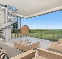 Costa del Sol - WiFi and Austar - Accommodation Gladstone