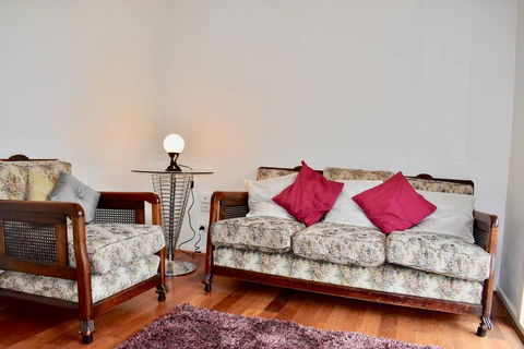 Cosy 1 Bedroom Apartment In Trendy Northcote - Accommodation Gladstone 1
