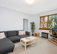 Cosy 2BR plus Parking in Nth Sydney - Accommodation Gladstone