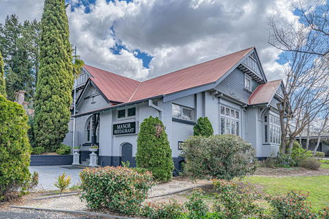 Cotswold Gardens - Accommodation Gladstone 2