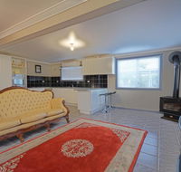 Cottage in the Country - Accommodation Gladstone