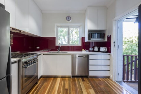 Cottesloe Beach Deluxe Apartment - Accommodation Gladstone 0