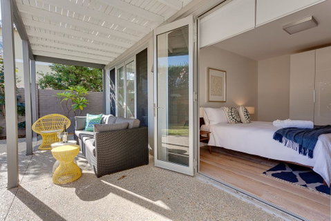 Cottesloe Executive Beach House - Accommodation Gladstone 2