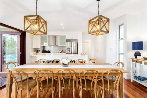 Cottonwood Beach House @ Corporate Boardies - Accommodation Gladstone 3