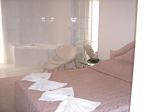 Cottonwood Motor Inn - Accommodation Gladstone 1