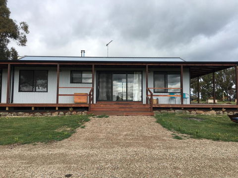 Country Cabin With Mountain Views Close To Ballarat - Accommodation Gladstone 1