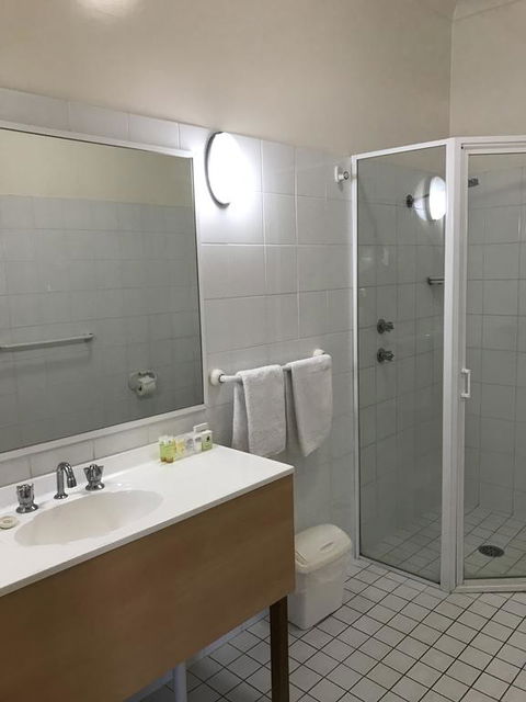 Country Gardens Motor Inn - Accommodation Gladstone 2