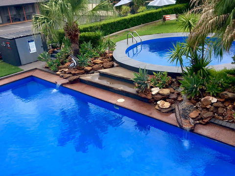 Country Leisure Motor Inn - Accommodation Gladstone 0