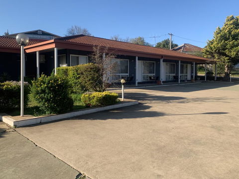 Countryman Motor Inn Cowra - Accommodation Gladstone 2