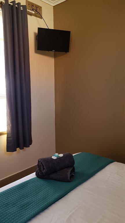 Courthouse Hotel - Accommodation Gladstone 1