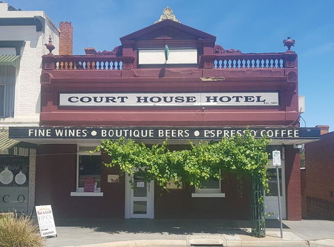 Courthouse Hotel - Accommodation Gladstone 0