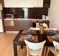 Cozy  Brand New Apt in the Heart of Western - Accommodation Gladstone