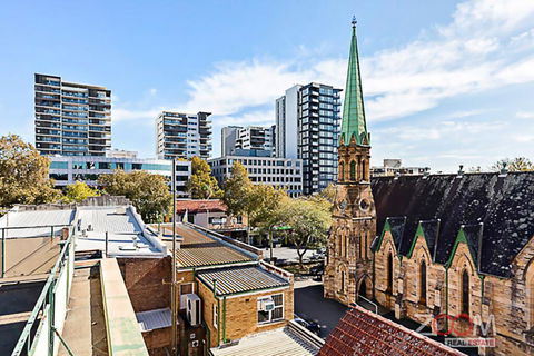 Cozy Apartments Near Burwood Train Station - Accommodation Gladstone 0