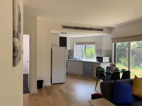 Cozy Ensuite Master Bedroom In Bentleigh East - Accommodation Gladstone 2
