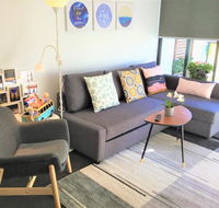 Cozy homely apartment CBR central - Accommodation Gladstone