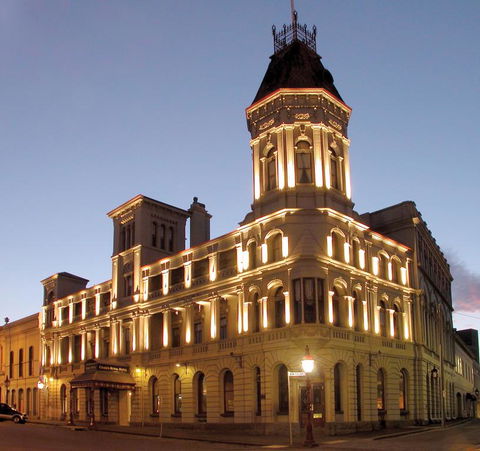 Craig's Royal Hotel - Accommodation Gladstone 1