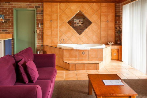 Crescent Head Resort & Conference Centre - Accommodation Gladstone 2