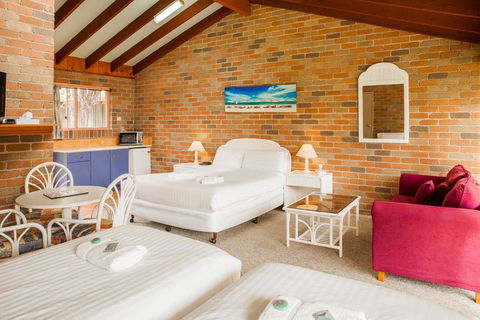 Crescent Head Resort & Conference Centre - Accommodation Gladstone 1