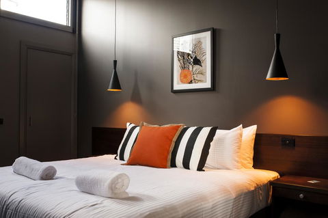 Criterion Hotel Sale - Accommodation Gladstone 1