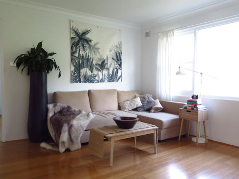 Cronulla Accommodation - Accommodation Gladstone 0