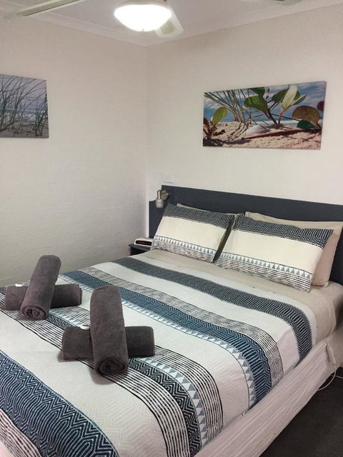 Crown Apartments - Accommodation Gladstone 3